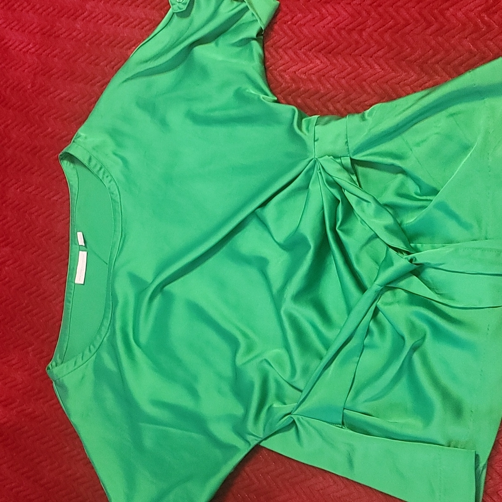 Short sleeve satin green top with waist tie